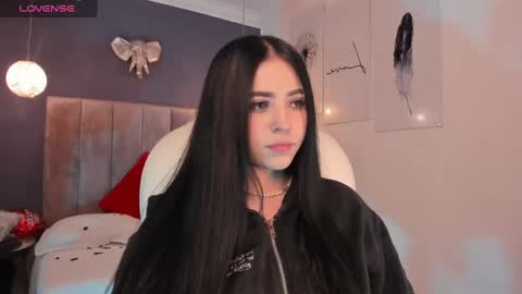 Snapshot of maiiitee_ chatting on 02-15-25, 12:33 Mait online show from 02-15-25, 12:33
