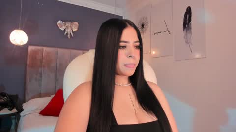Snapshot of maiiitee_ chatting on 02-17-25, 01:42 Mait online show from 02-17-25, 01:42