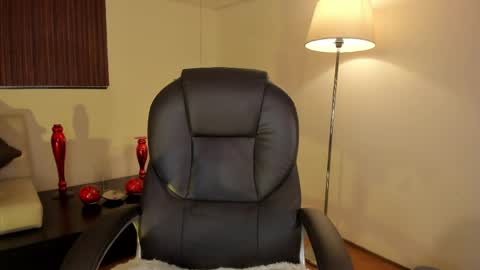 Snapshot of maiiitee_ chatting on 05-31-26, 04:36 Mait online show from 05-31-26, 04:36