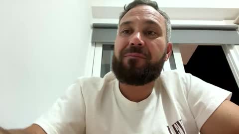 Snapshot of maikel61 chatting on 12-21-25, 02:30 Maikel61 online show from 12-21-25, 02:30