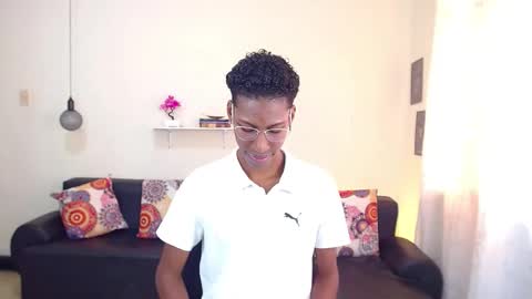 Snapshot of maiki18 chatting on 01-14-25, 02:11 I am Maik online show from 01-14-25, 02:11