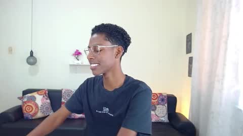 Snapshot of maiki18 chatting on 01-17-25, 05:30 I am Maik online show from 01-17-25, 05:30
