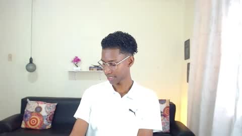 Snapshot of maiki18 chatting on 01-27-25, 01:41 I am Maik online show from 01-27-25, 01:41