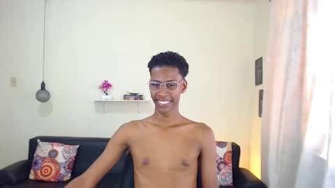 Snapshot of maiki18 chatting on 01-27-25, 04:43 I am Maik online show from 01-27-25, 04:43