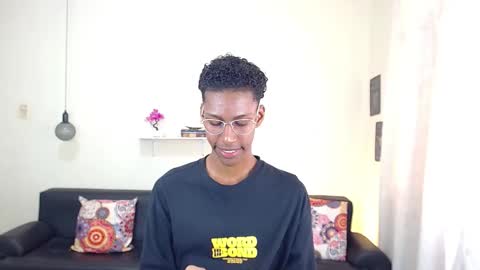 Snapshot of maiki18 chatting on 02-01-25, 02:02 I am Maik online show from 02-01-25, 02:02