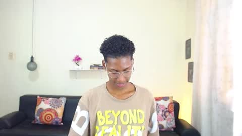 Snapshot of maiki18 chatting on 02-06-25, 07:40 I am Maik online show from 02-06-25, 07:40