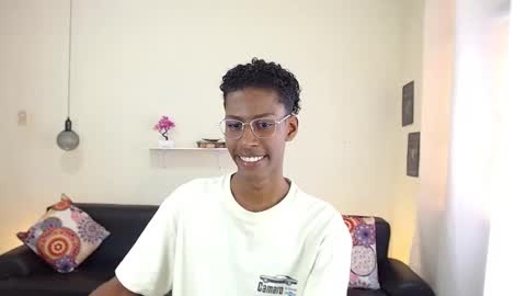 Snapshot of maiki18 chatting on 02-08-25, 04:57 I am Maik online show from 02-08-25, 04:57