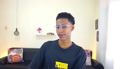 Snapshot of maiki18 chatting on 02-14-25, 01:51 I am Maik online show from 02-14-25, 01:51