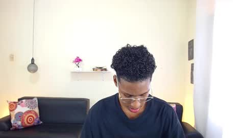 Snapshot of maiki18 chatting on 02-14-25, 07:54 I am Maik online show from 02-14-25, 07:54