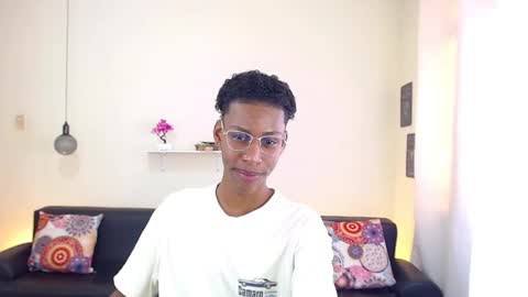 Snapshot of maiki18 chatting on 02-18-25, 04:37 I am Maik online show from 02-18-25, 04:37