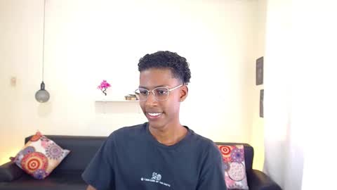 Snapshot of maiki18 chatting on 02-27-25, 05:04 I am Maik online show from 02-27-25, 05:04