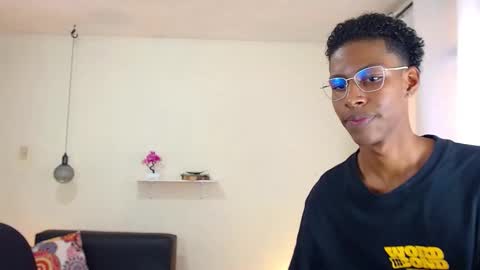 Snapshot of maiki18 chatting on 03-01-25, 05:16 I am Maik online show from 03-01-25, 05:16