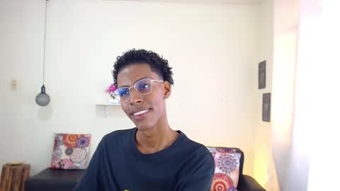 Snapshot of maiki18 chatting on 03-07-25, 02:23 I am Maik online show from 03-07-25, 02:23