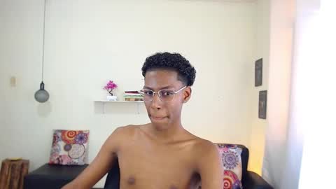 Snapshot of maiki18 chatting on 03-10-25, 04:46 I am Maik online show from 03-10-25, 04:46