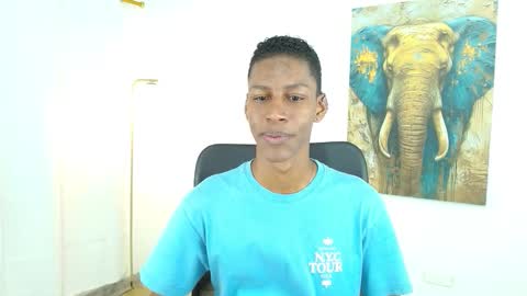 Snapshot of maiki18 chatting on 10-15-25, 09:04 I am Maik online show from 10-15-25, 09:04