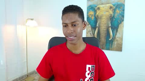 Snapshot of maiki18 chatting on 10-18-25, 02:18 I am Maik online show from 10-18-25, 02:18