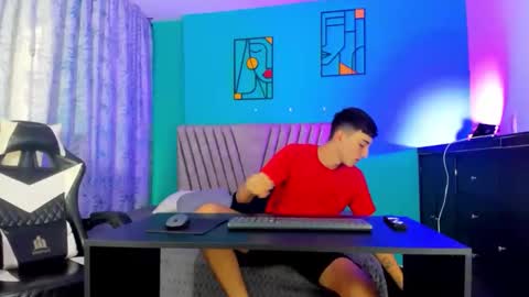 Maikol online show from 04-20-26, 12:19