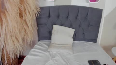 Snapshot of mailin18 chatting on 01-09-25, 11:56 Mailin online show from 01-09-25, 11:56