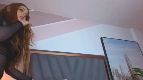 Snapshot of mailin18 chatting on 10-15-25, 02:22 Mailin online show from 10-15-25, 02:22