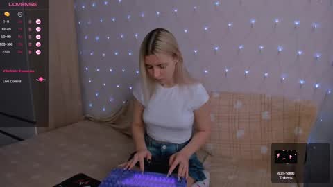 Your kitty online show from 03-11-25, 03:05