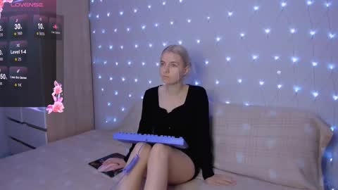 Your kitty online show from 09-11-25, 03:34