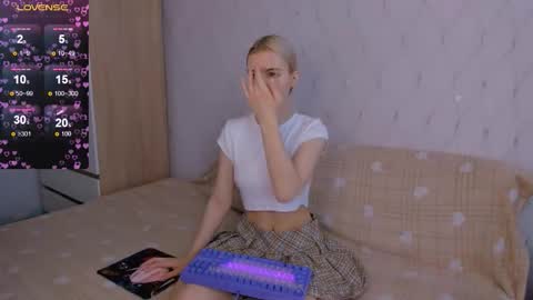 Your kitty online show from 02-14-26, 04:09