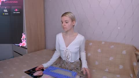 Your kitty online show from 02-24-26, 02:42