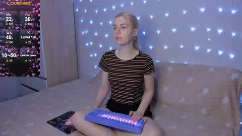 Your kitty online show from 04-17-26, 04:10