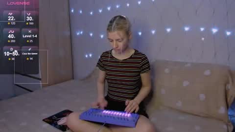 Snapshot of mailin_harrington chatting on 05-20-26, 04:24 Your kitty online show from 05-20-26, 04:24