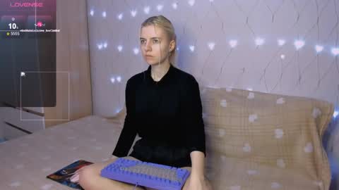 Snapshot of mailin_harrington chatting on 05-24-26, 04:01 Your kitty online show from 05-24-26, 04:01