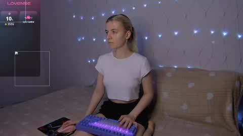 Snapshot of mailin_harrington chatting on 06-02-26, 03:47 Your kitty online show from 06-02-26, 03:47
