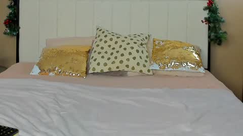 Snapshot of mailymilf chatting on 12-18-24, 06:35 Sofi online show from 12-18-24, 06:35