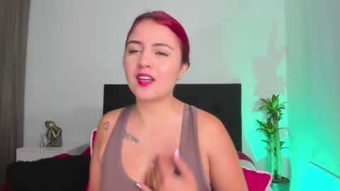 Snapshot of mailyn_1 chatting on 12-13-24, 02:43 Mailyn online show from 12-13-24, 02:43