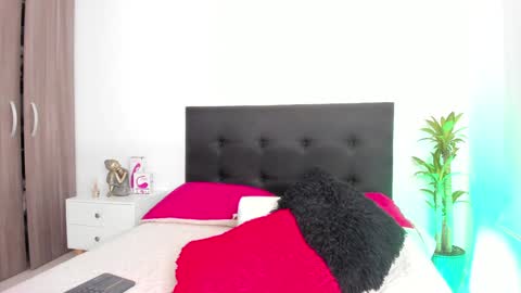 Snapshot of mailyn_1 chatting on 12-27-24, 12:34 Mailyn online show from 12-27-24, 12:34