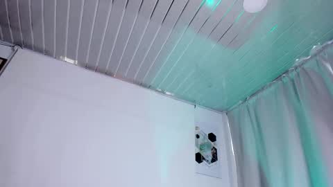 Snapshot of mailyn_1 chatting on 01-05-26, 05:27 Mailyn online show from 01-05-26, 05:27