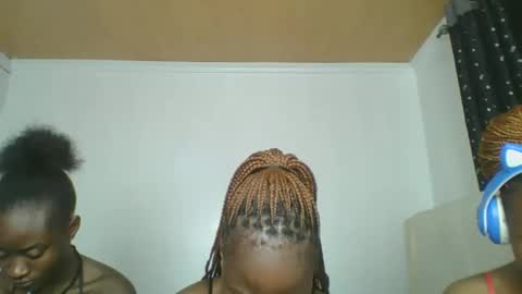 Snapshot of maira_luv1 chatting on 01-08-26, 02:03 maira luv1 online show from 01-08-26, 02:03