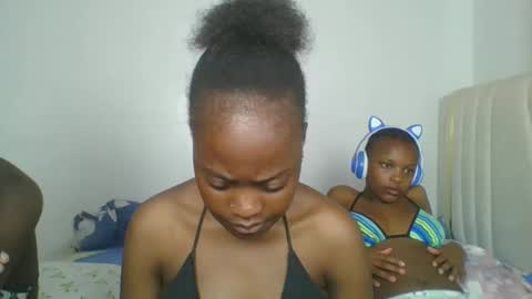 Snapshot of maira_luv1 chatting on 01-15-26, 08:12 maira luv1 online show from 01-15-26, 08:12