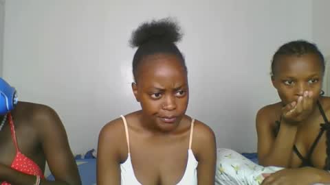 Snapshot of maira_luv1 chatting on 01-16-26, 08:24 maira luv1 online show from 01-16-26, 08:24