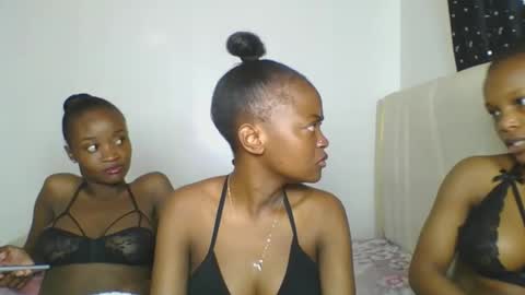 Snapshot of maira_luv1 chatting on 03-03-26, 09:15 maira luv1 online show from 03-03-26, 09:15