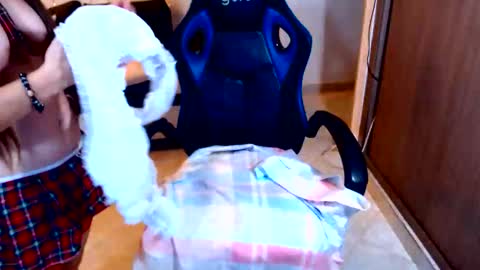 Snapshot of maira_md chatting on 10-31-25, 04:02 MAIRA online show from 10-31-25, 04:02