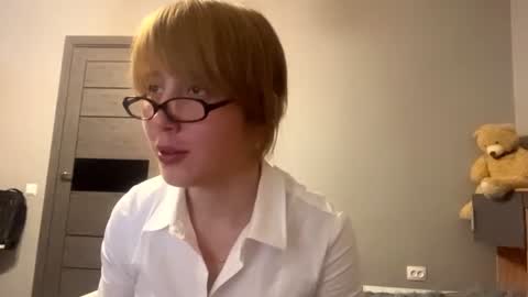 Snapshot of maisawin chatting on 06-24-26, 02:27 Evie online show from 06-24-26, 02:27