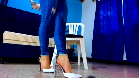 Snapshot of maise_hill1 chatting on 12-17-24, 04:53 MAISE online show from 12-17-24, 04:53