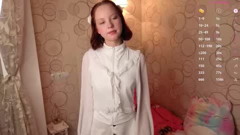 Maisie online show from 10-15-25, 04:29