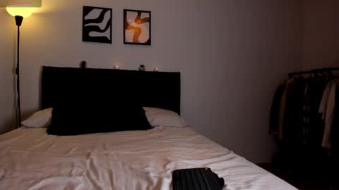 maite_evanss_ online show from 03-10-26, 12:10