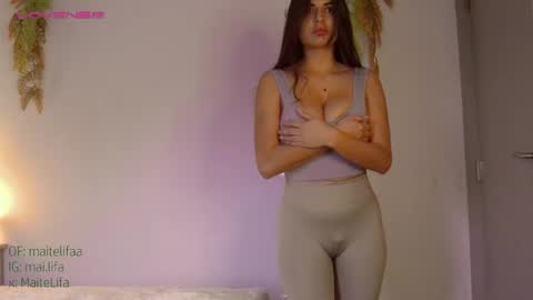 Snapshot of maitelifacb chatting on 01-22-25, 01:32 Maite online show from 01-22-25, 01:32
