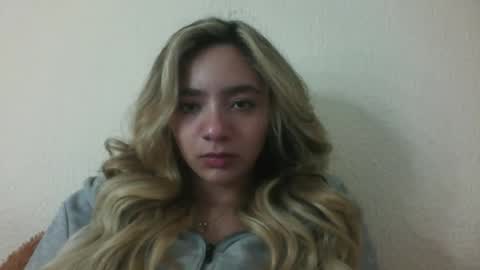 majo_gomezz online show from 11-26-25, 11:17