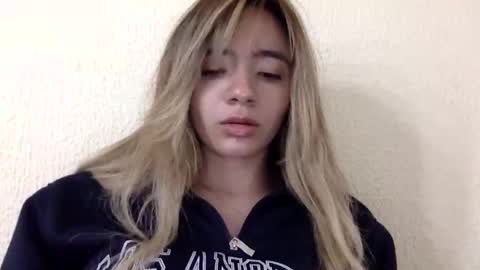 Snapshot of majo_gomezz chatting on 05-21-26, 01:56 majo_gomezz online show from 05-21-26, 01:56