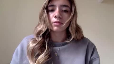 Snapshot of majo_gomezz chatting on 05-27-26, 03:42 majo_gomezz online show from 05-27-26, 03:42