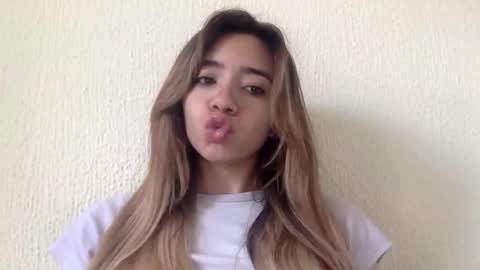 Snapshot of majo_gomezz chatting on 06-10-26, 04:50 majo_gomezz online show from 06-10-26, 04:50