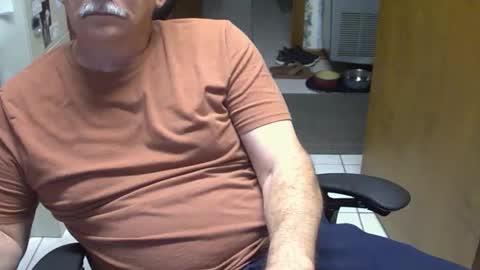 Snapshot of majormike34 chatting on 01-10-26, 03:19 majormike34 online show from 01-10-26, 03:19